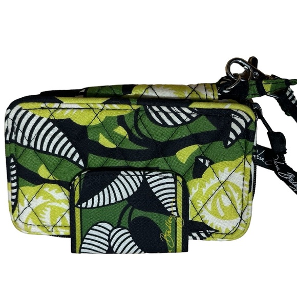 Vera Bradley Handbags - NWOT Vera Bradley Wallet with beautiful Pattern